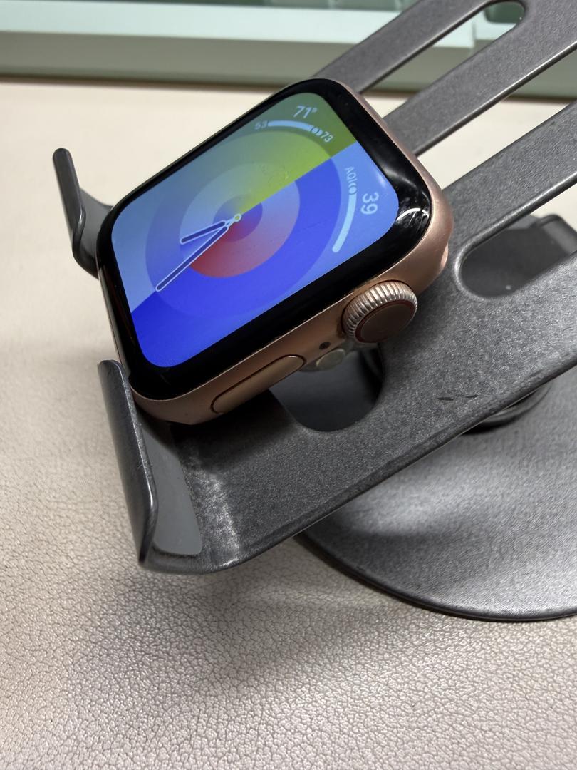 Watch Series 4 40mm - Product Guide, Specs, Prices, and More - Swappa