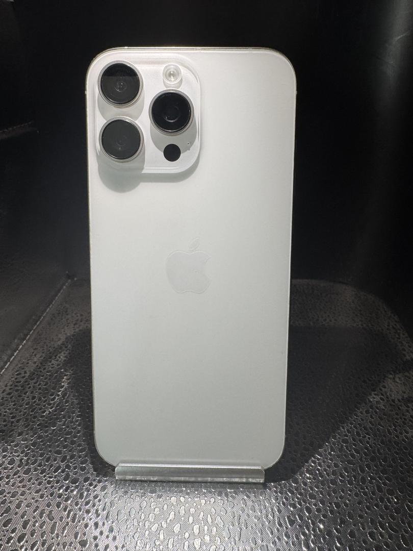 Apple iPhone 16 Pro Max - Spectrum, 256GB, White, A3084