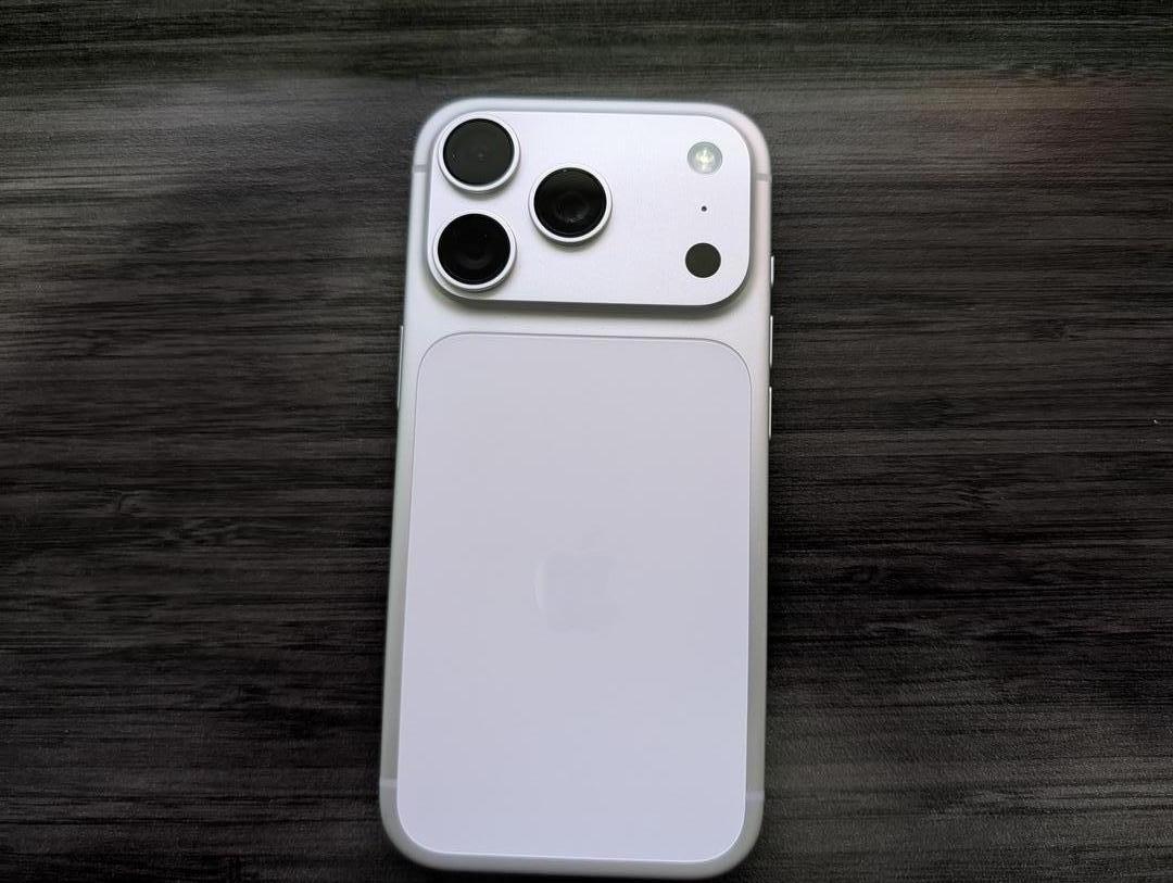 Apple iPhone 17 Pro - Unlocked, 256GB, Silver, A3256 - LAEP43389