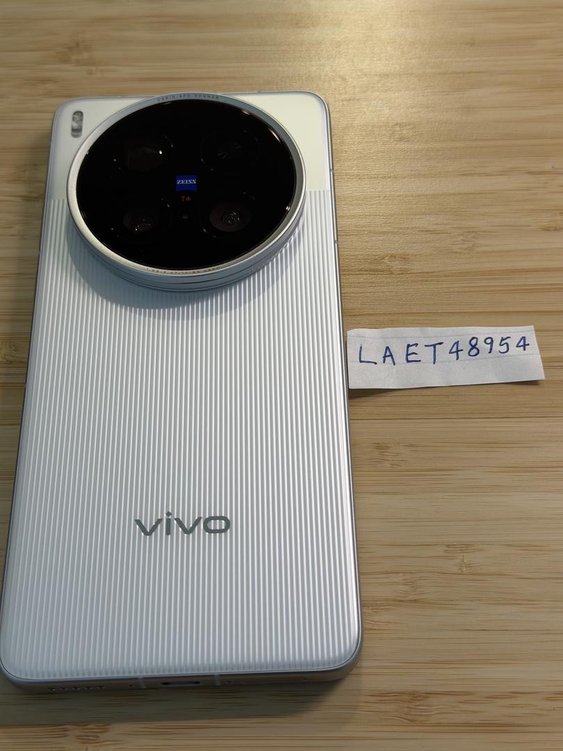 Vivo X200 Ultra - Unlocked Non-US, 512GB, Silver, 16GB - LAET48954