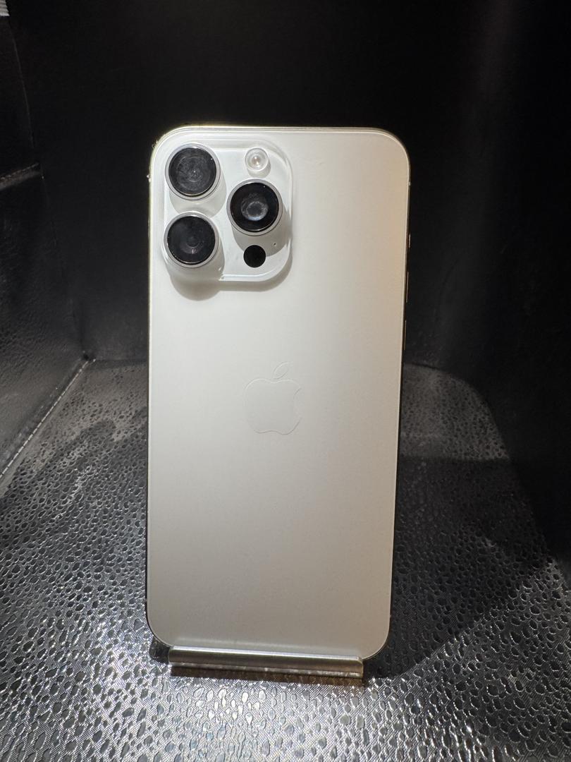 M34【即日発送】iPhone15ProMax ホワイト 256GB 海外版 Amazon.com: Apple iPhone 15 Pro Max, 256GB, White Titanium