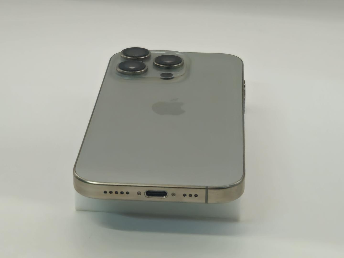 Apple iPhone 16 Pro - Unlocked, 256GB, Natural, A3083 - LAEV51171