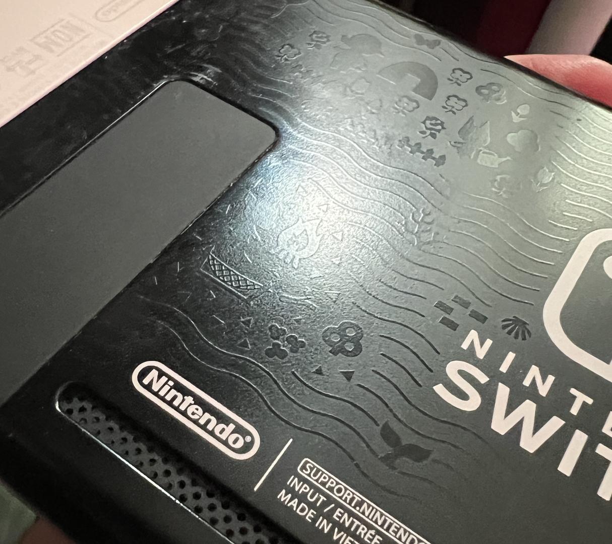 Nintendo Switch - 32GB, Animal Crossing: New Horizons - LAEY94645