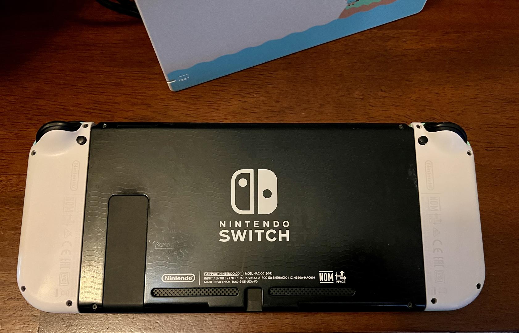 Nintendo Switch - 32GB, Animal Crossing: New Horizons - LAEY94645