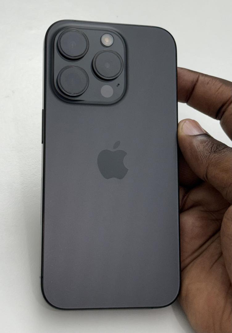 Apple iPhone 15 Pro - Unlocked, 256GB, Black, A2848 - LAEZ64758