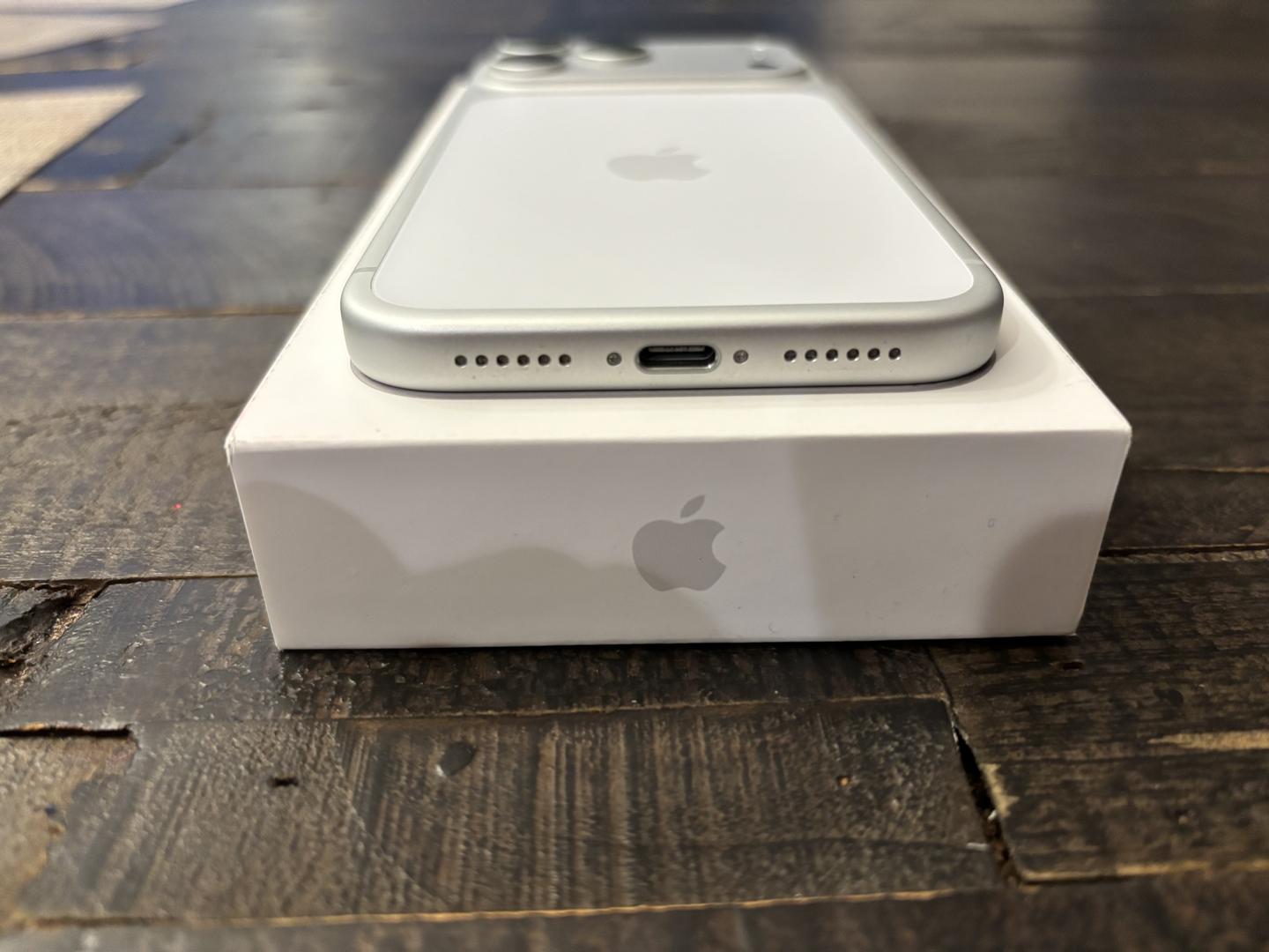 Apple iPhone 17 Pro Max - Unlocked, 256GB, Silver, A3257