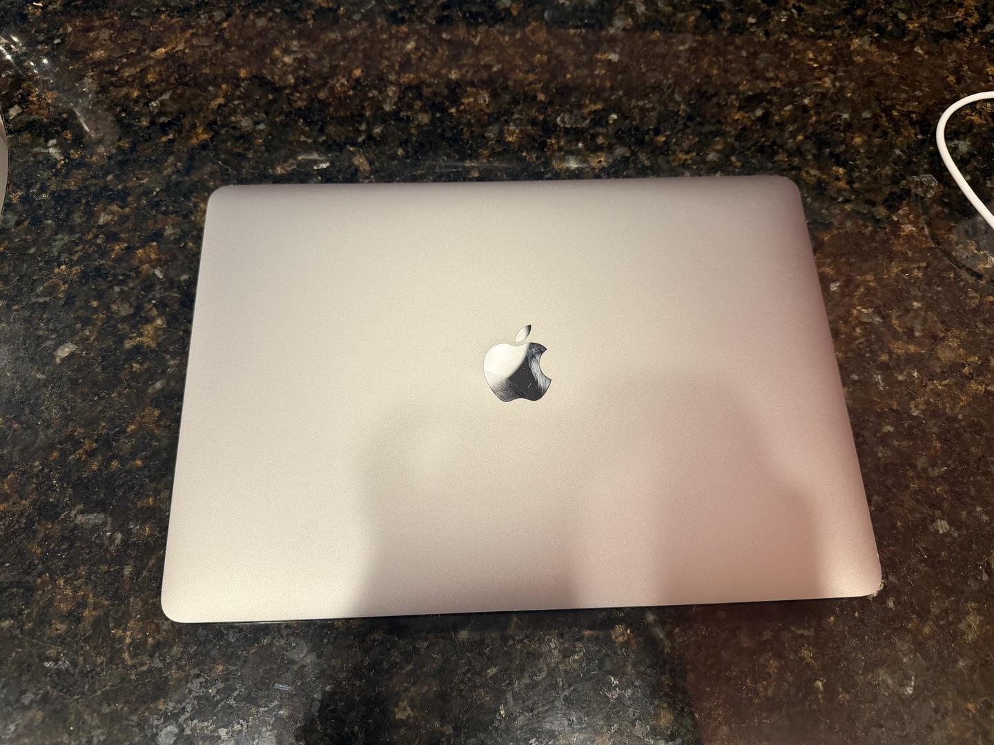 MacBook Pro 2016 (With Touch Bar) - 13 inch - Product Guide, Specs
