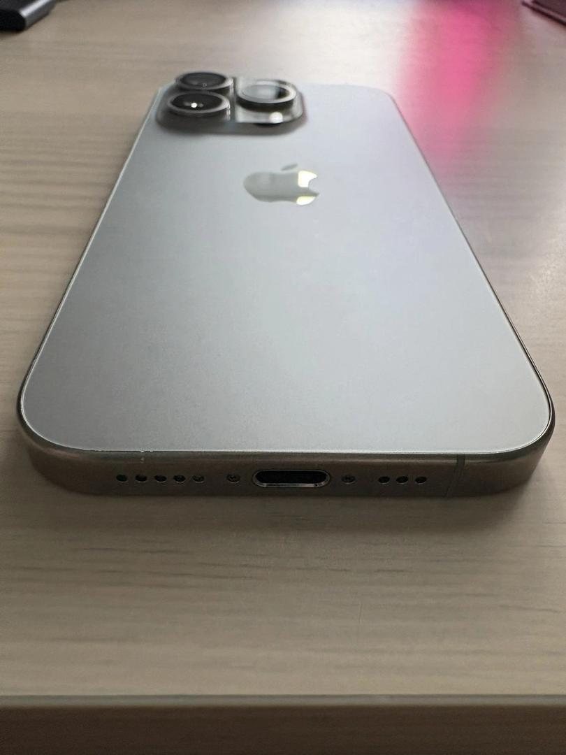 Apple iPhone 15 Pro - Unlocked Non-US, 256GB, Natural, A3102
