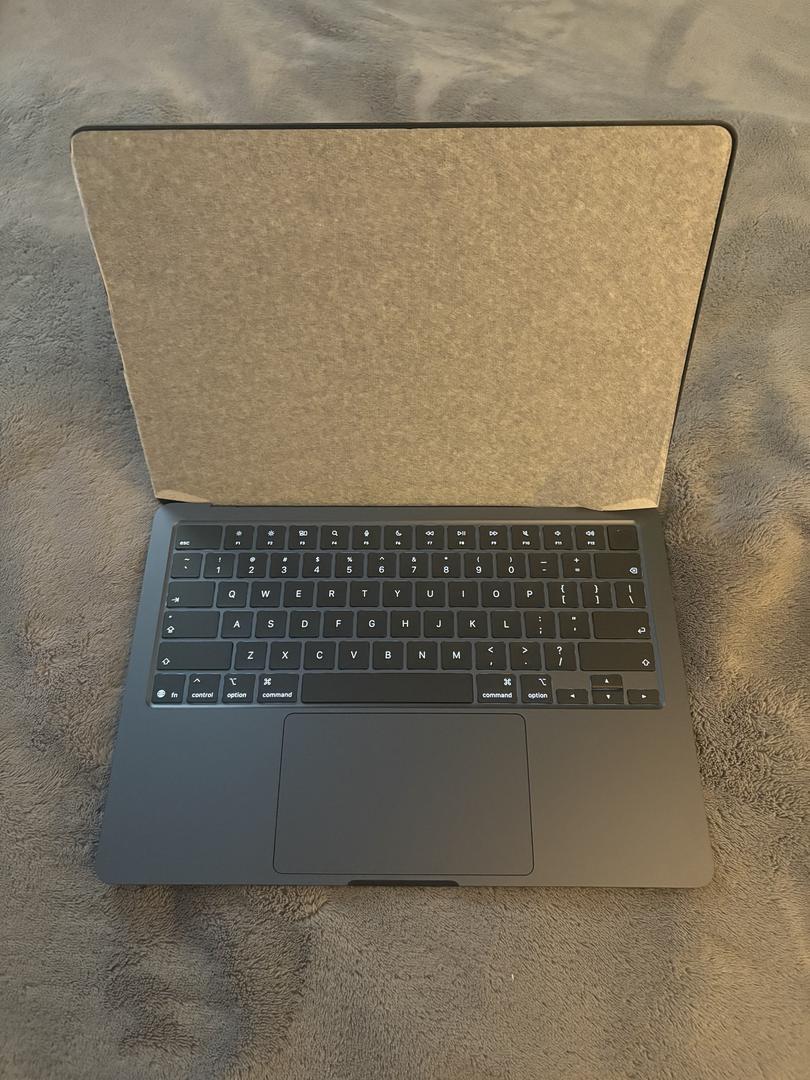 MacBook Air 2026 (M5) - 13 inch - Product Guide, Specs, Prices