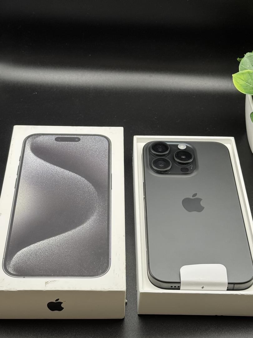 Apple iPhone 15 Pro - Unlocked, 256GB, Black, A2848 - LAFP27763