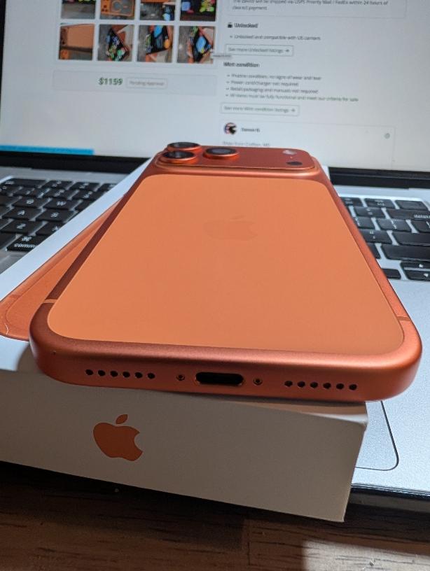 み　iPhone17promax Apple iPhone 17 Pro Max - Unlocked, 256GB, Cosmic Orange, A3257