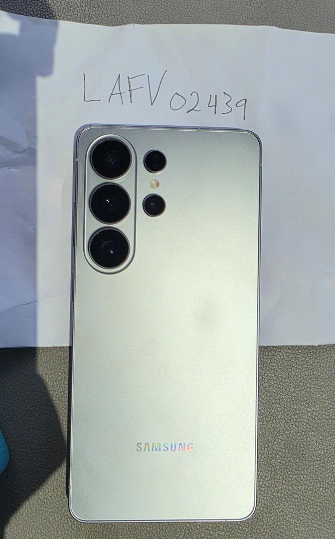 Samsung Galaxy S26 Ultra - Unlocked, 256GB, Silver Shadow, 12GB