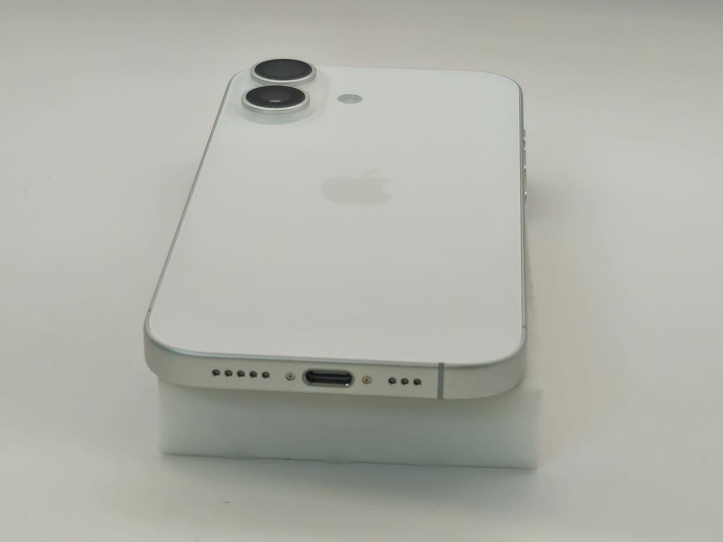 Apple iPhone 17 - Unlocked, 256GB, White, A3258 - LAFV47313 - Swappa