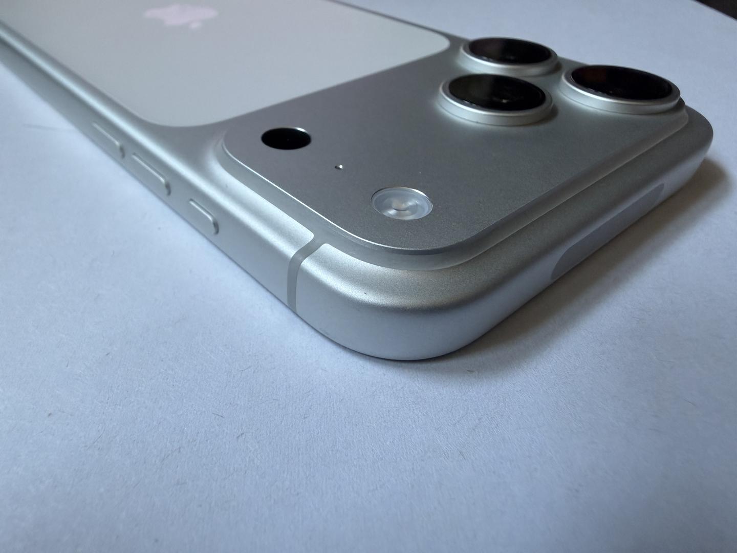Apple iPhone 17 Pro Max - Verizon, 256GB, Silver, A3257
