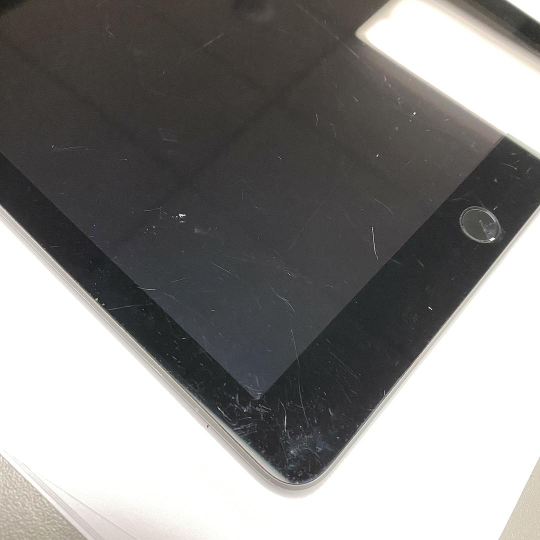 Apple iPad (6th Gen) - Unlocked, 32GB, Gray, A1954 - LAFX26939