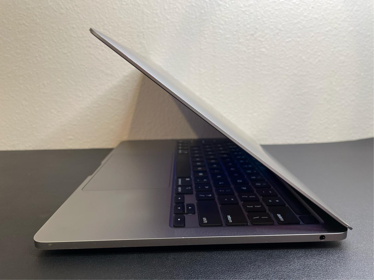 MacBook Pro 2020 - 13" - 256 GB, Gris, 8 GB, Apple M1 3