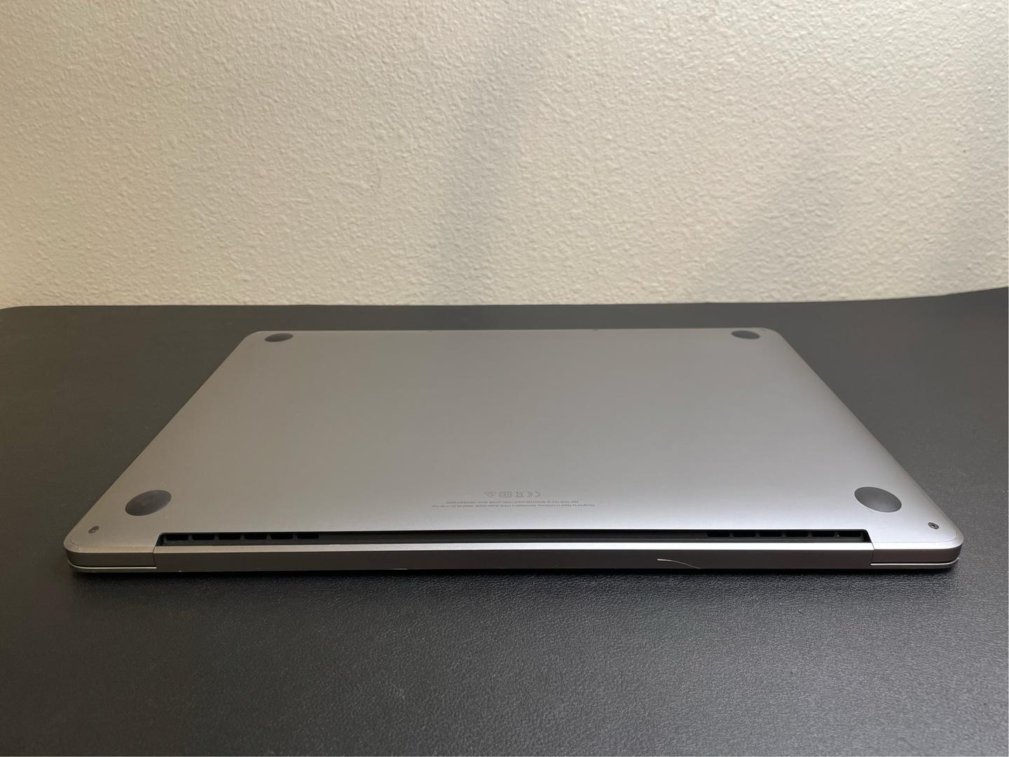 MacBook Pro 2020 - 13" - 256 GB, Gris, 8 GB, Apple M1 5
