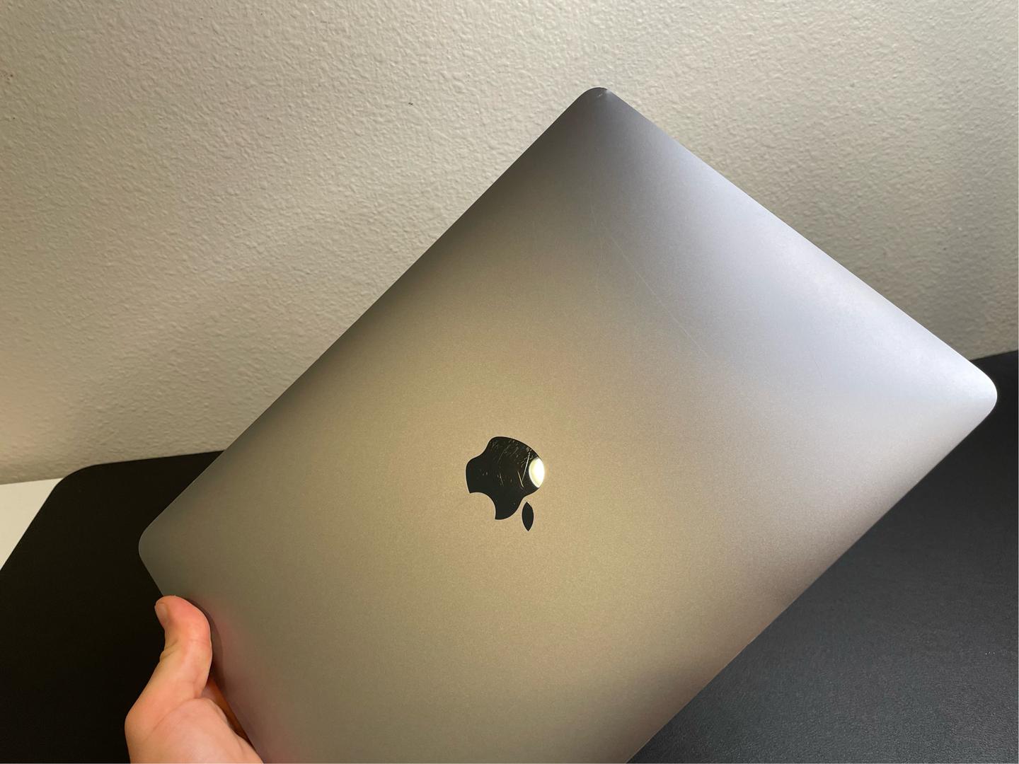 MacBook Pro 2020 - 13" - 256 GB, Gris, 8 GB, Apple M1 8