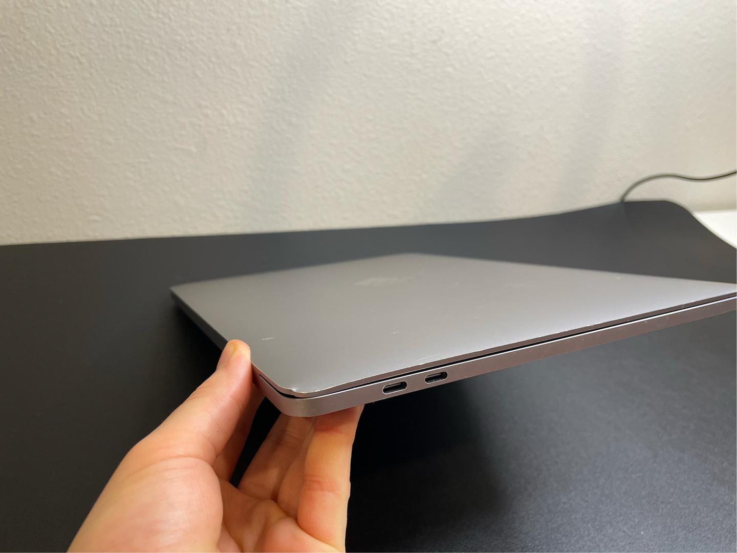 MacBook Pro 2020 - 13" - 256 GB, Gris, 8 GB, Apple M1 6