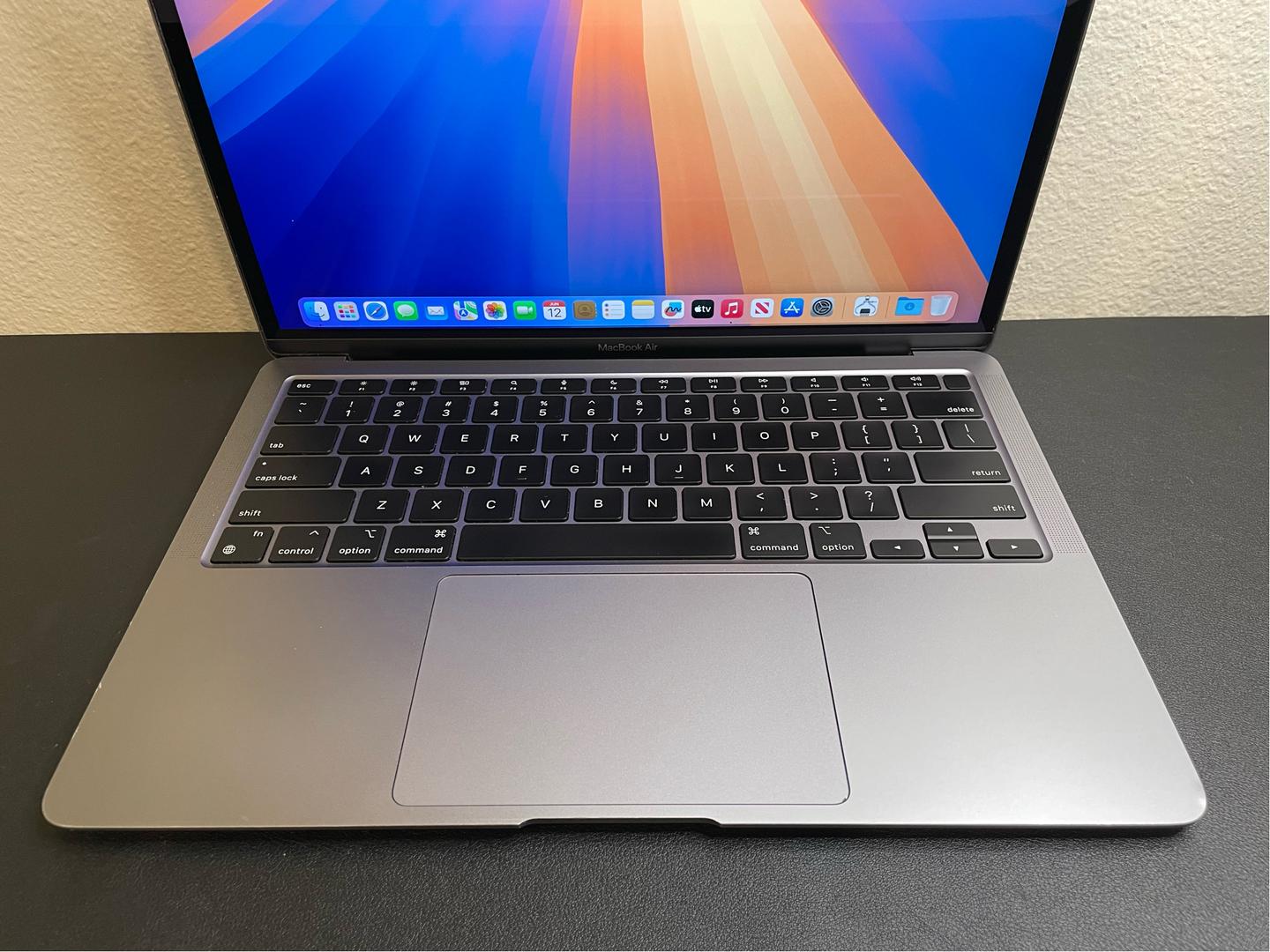 MacBook Air 2020 - 13" - 256 GB, Gris, 8 GB, Apple M1 2