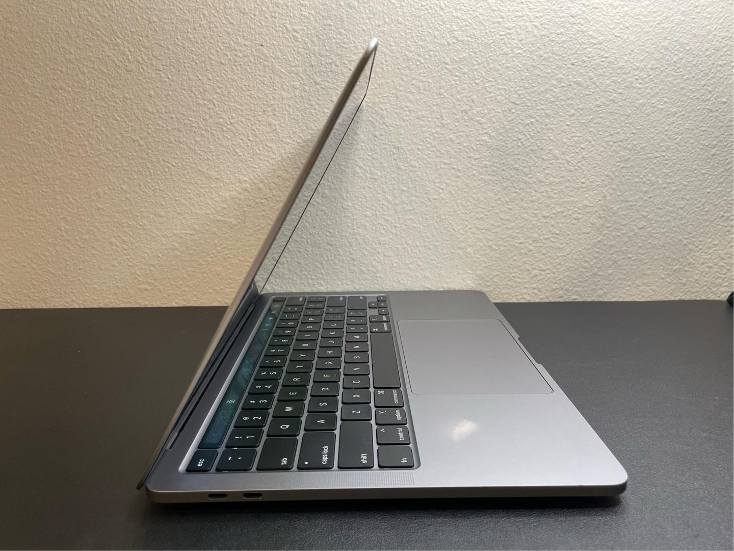MacBook Pro 2020 - 13" - 512 GB, Gris, 16 GB, Intel Core i5 4