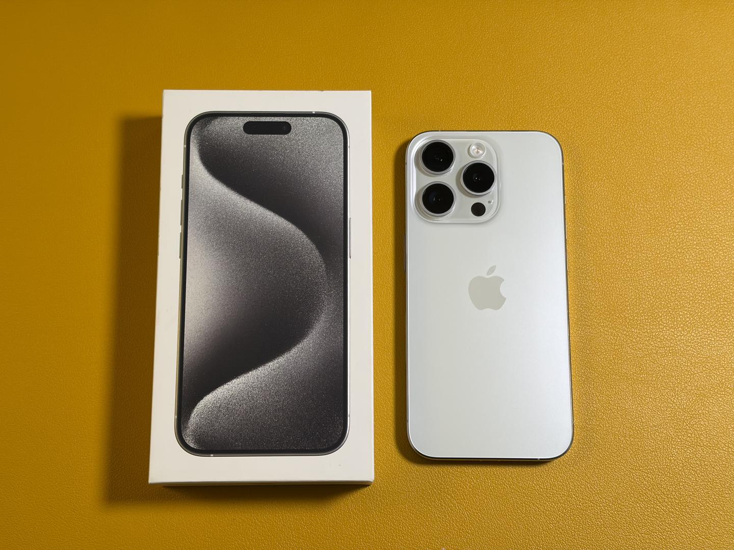 Apple iPhone 15 Pro - Unlocked, 256GB, White, A2848 - LAGJ04098