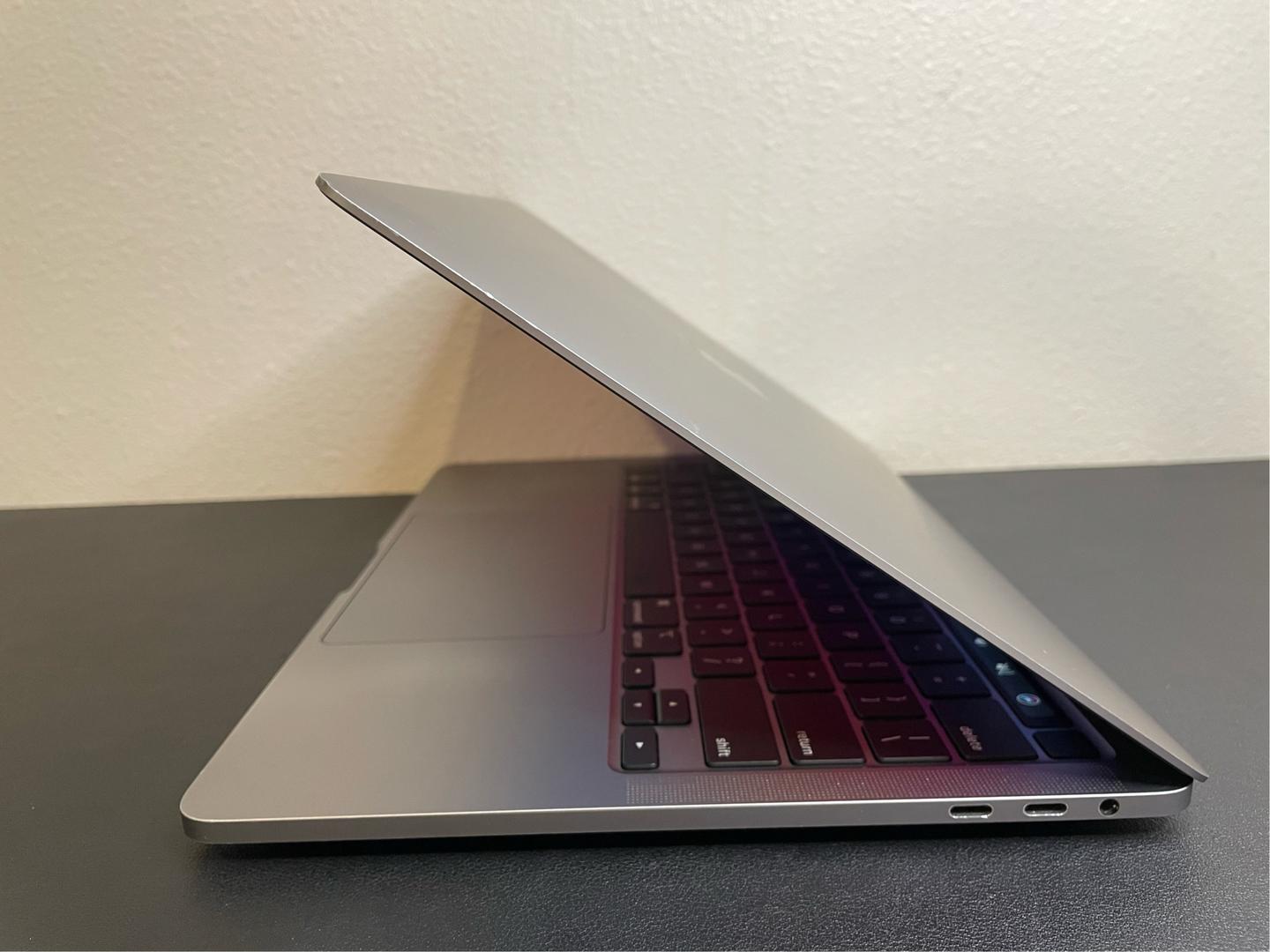 MacBook Pro 2020 - 13" - 512 GB, Gris, 16 GB, Intel Core i7 3