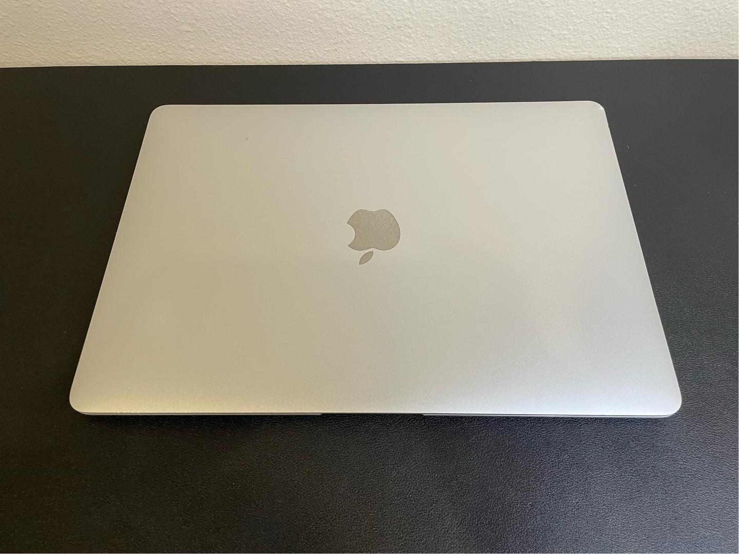 MacBook Air 2020 - 13" - 256 GB, Plata, 8 GB, Apple M1 8
