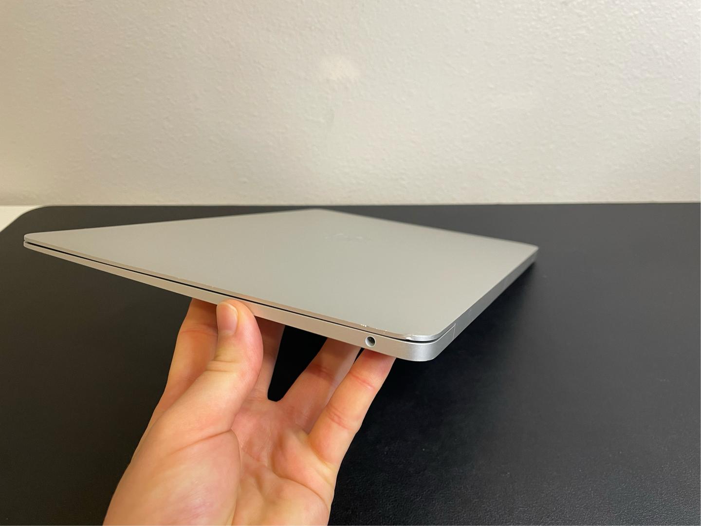 MacBook Air 2020 - 13" - 256 GB, Plata, 8 GB, Apple M1 5
