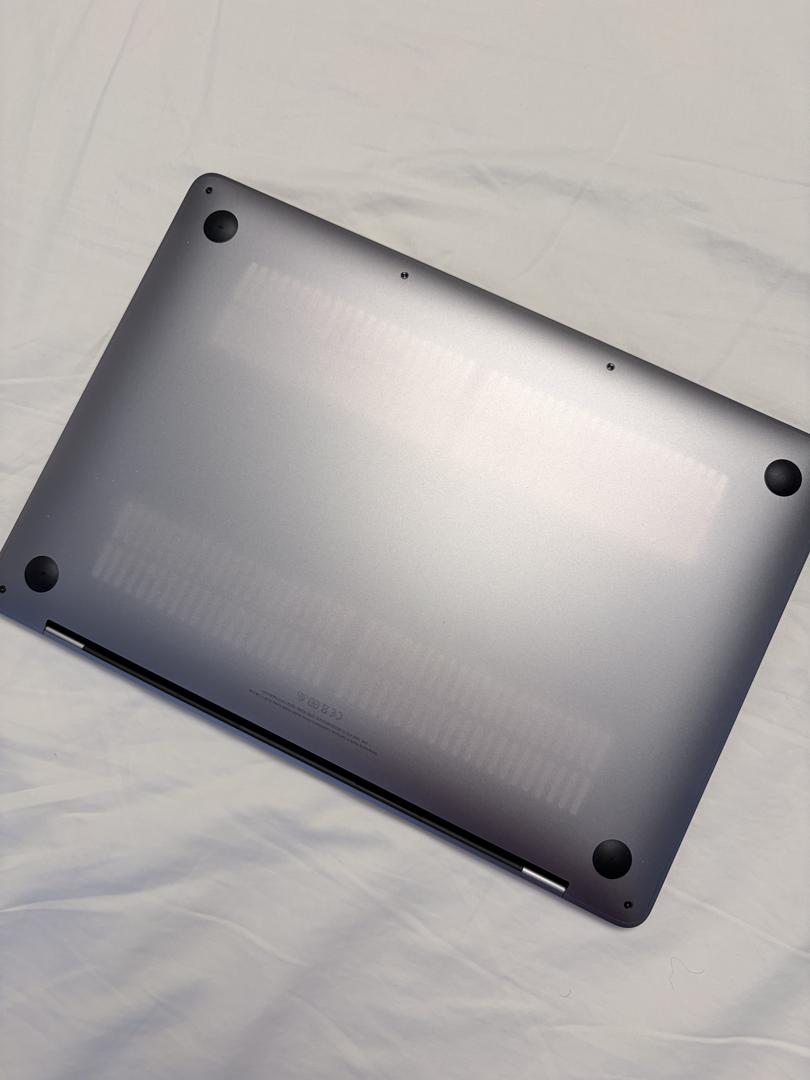 MacBook Pro 2020 - 13" - 256 GB, Gris, 8 GB, Intel Core i5 4