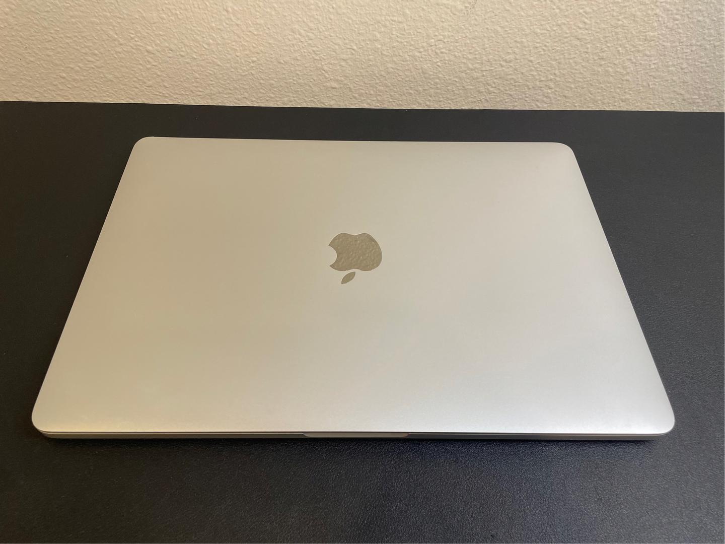 MacBook Pro 2020 - 13" - 512 GB, Plata, 16 GB, Intel Core i5 6