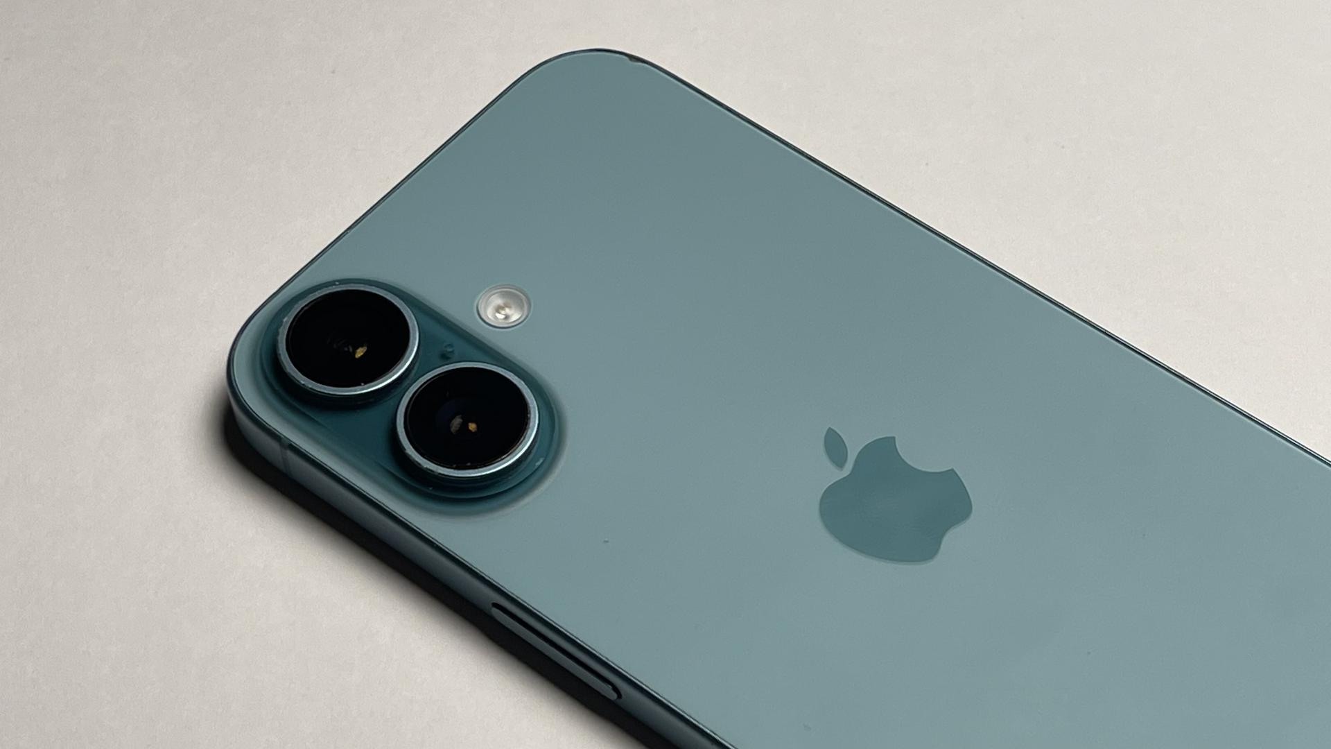 Apple iPhone 16 - Unlocked, 128GB, Teal, A3081 - LAGW21520 - Swappa