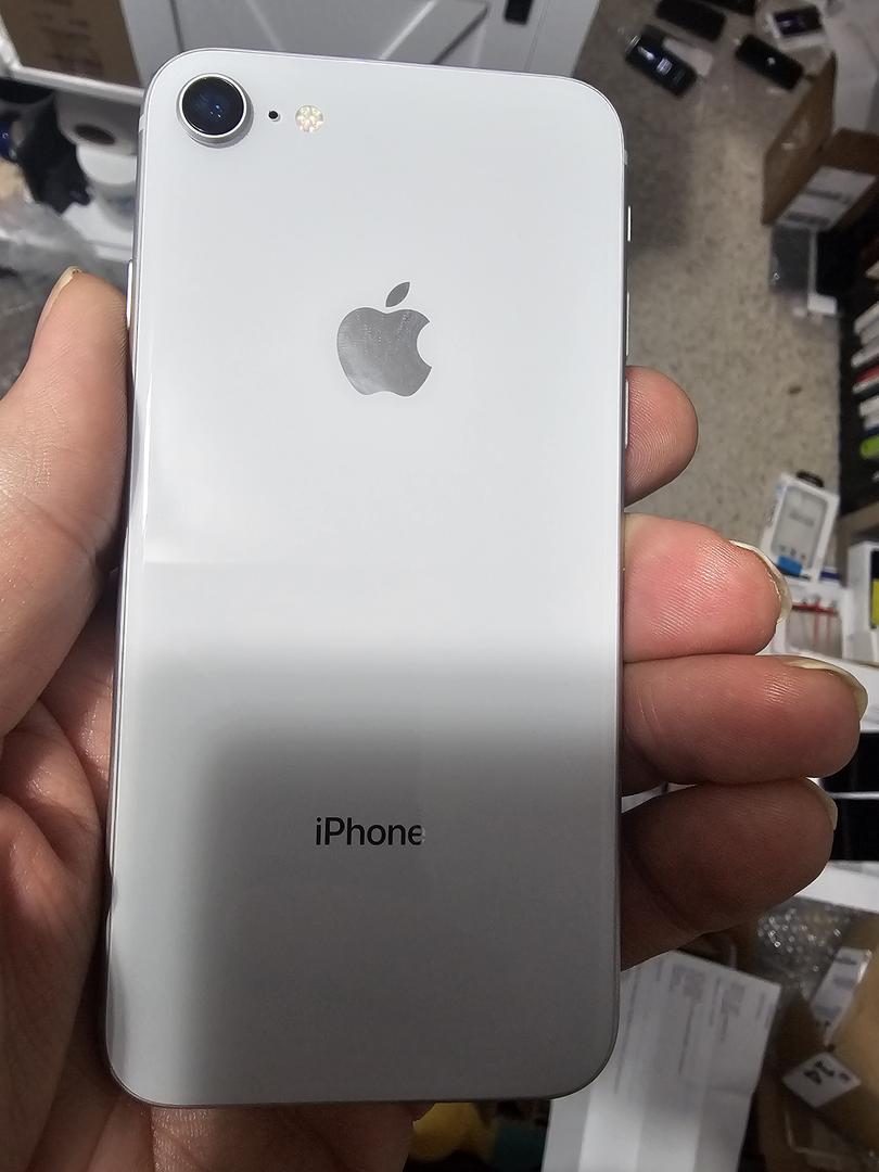 Apple iPhone 8 - Unlocked, 64GB, Silver, A1863 - LAGZ80655 - Swappa