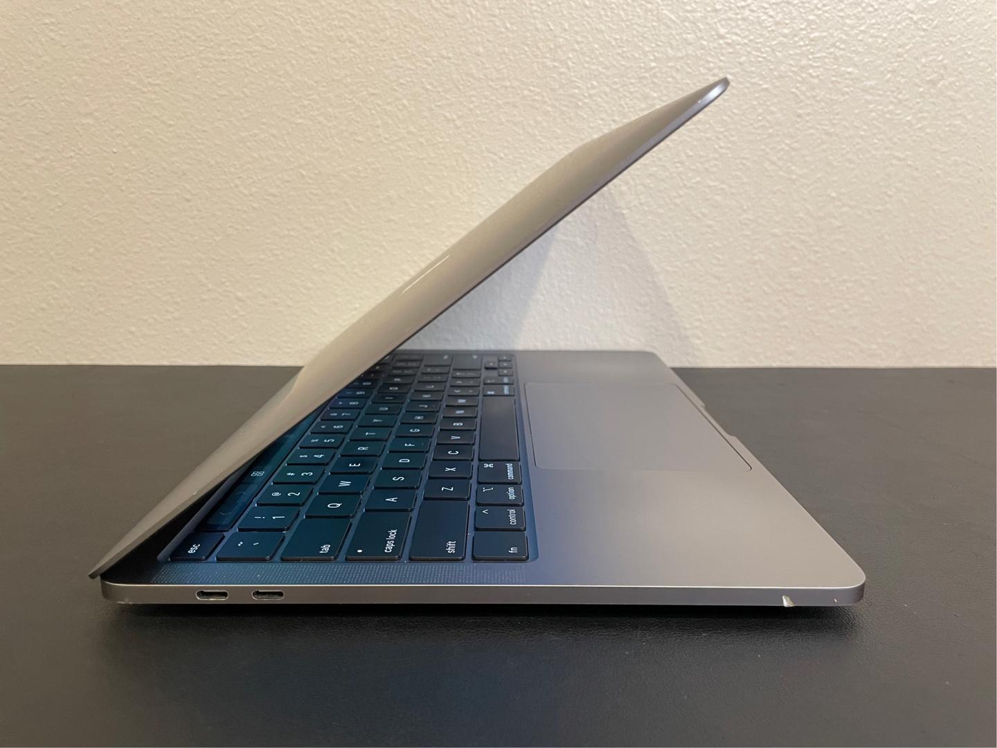 MacBook Pro 2020 - 13" - 512 GB, gris, 16 GB, Intel Core i5 4