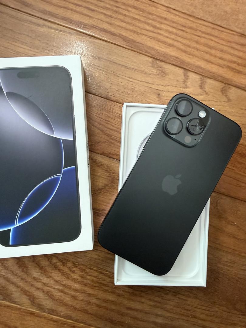 Apple iPhone 16 Pro Max - Unlocked, 256GB, Black, A3084