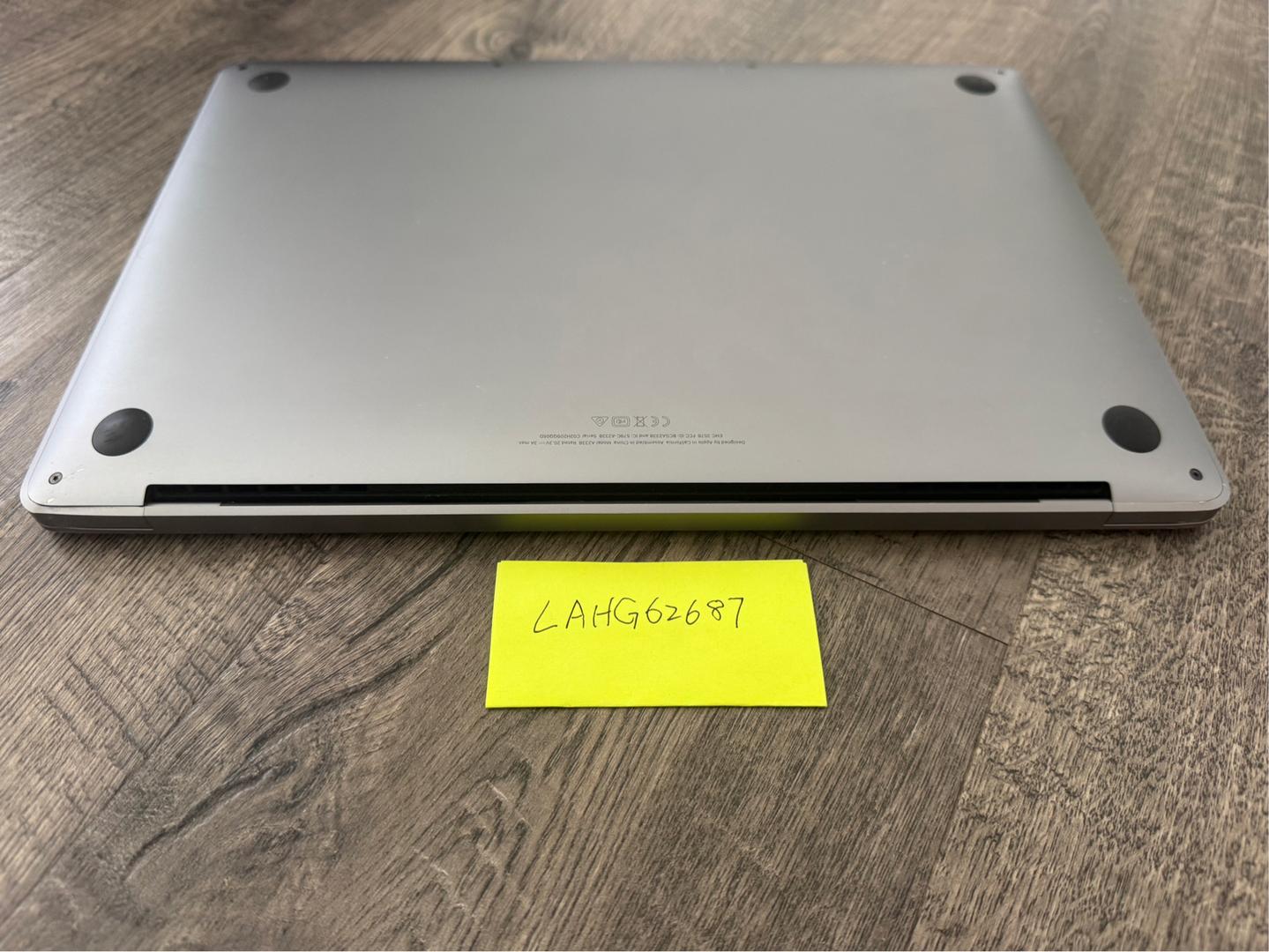 MacBook Pro 2020 - 13" - 256 GB, Gris, 8 GB, Apple M1 6