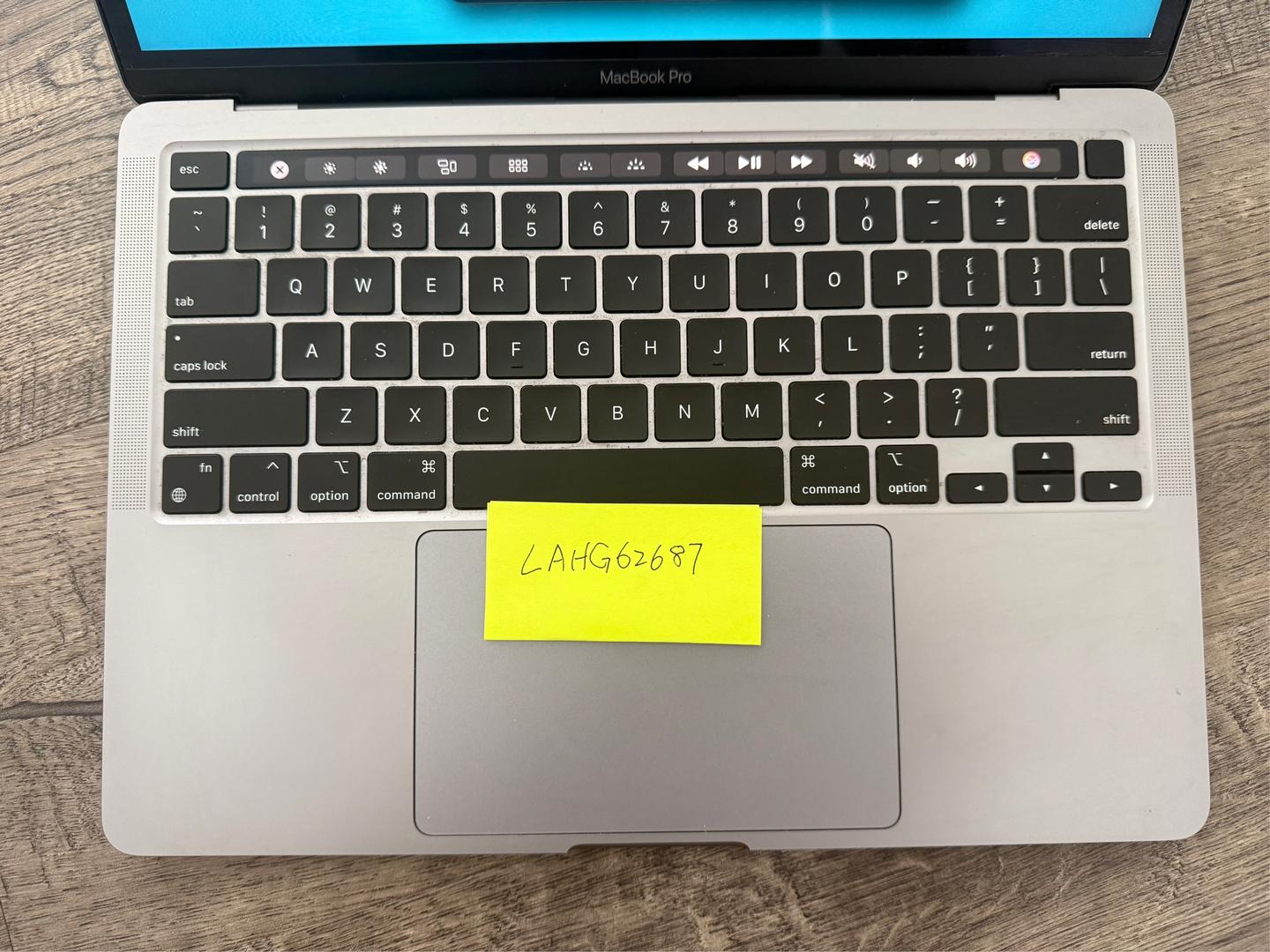 MacBook Pro 2020 - 13" - 256 GB, Gris, 8 GB, Apple M1 4