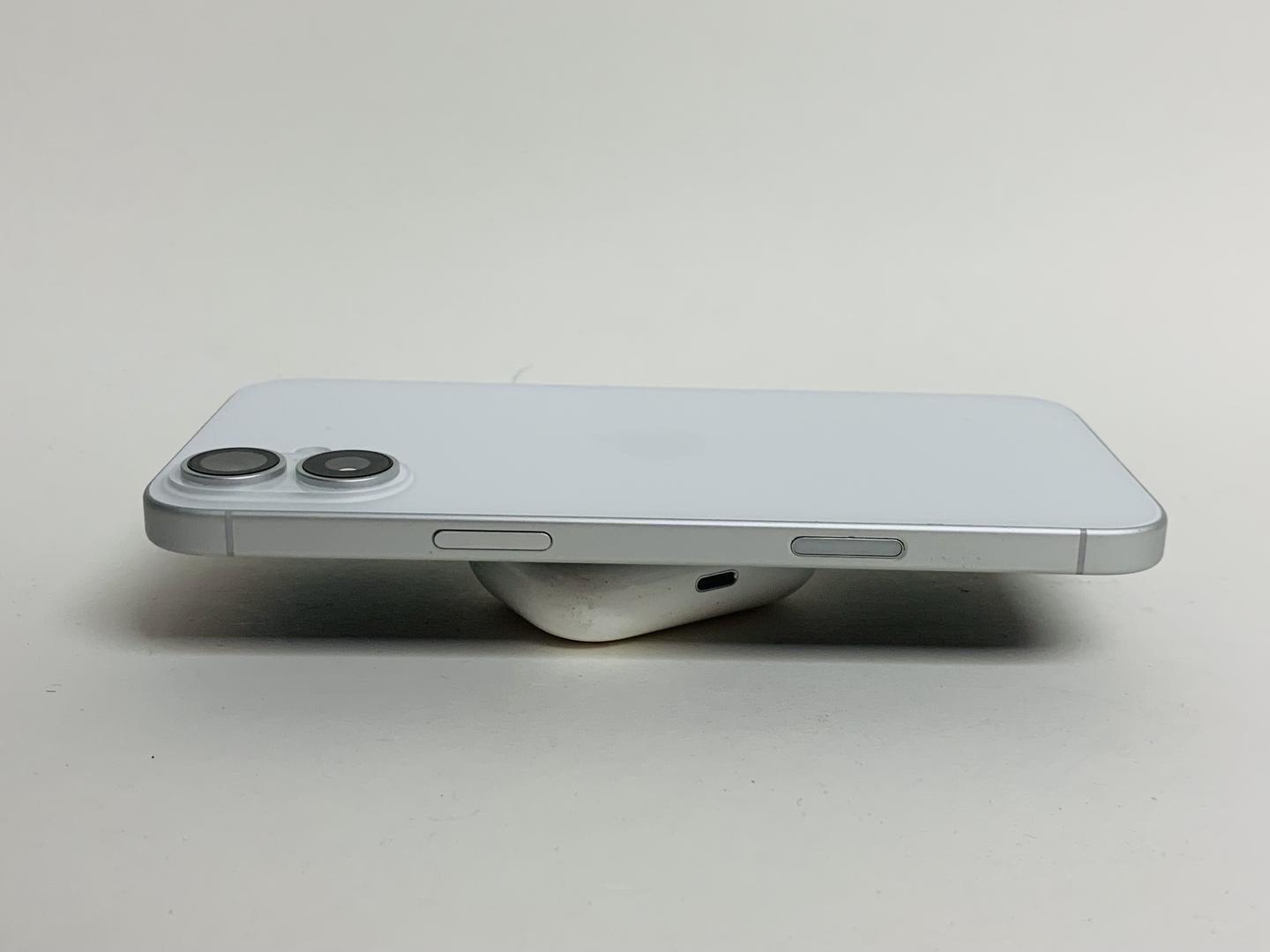 Apple iPhone 16 - Unlocked, 128GB, White, A3081 - LAHH48640 - Swappa