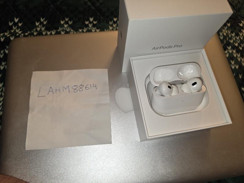 Apple AirPods Pro 2 - Lightning 6