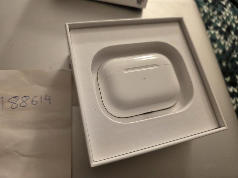 Apple AirPods Pro 2 - Lightning 5