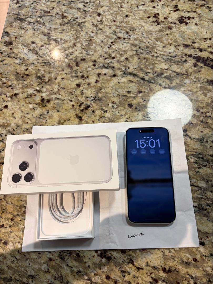Apple iPhone 17 Pro Max - Unlocked, 1TB, Silver, A3257 - LAHO65598