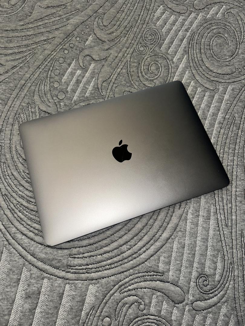 MacBook Air 2020 - 13" - 256 GB, Plata, 8 GB, Intel Core i3 5