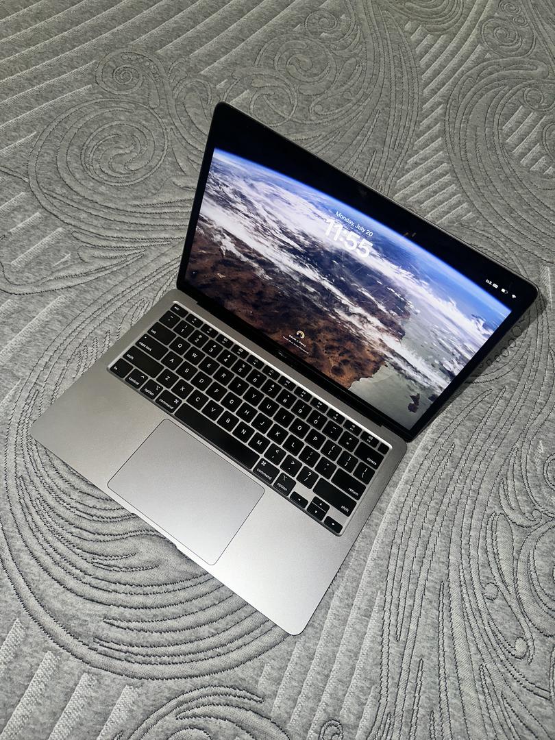 MacBook Air 2020 - 13" - 256 GB, Plata, 8 GB, Intel Core i3 2