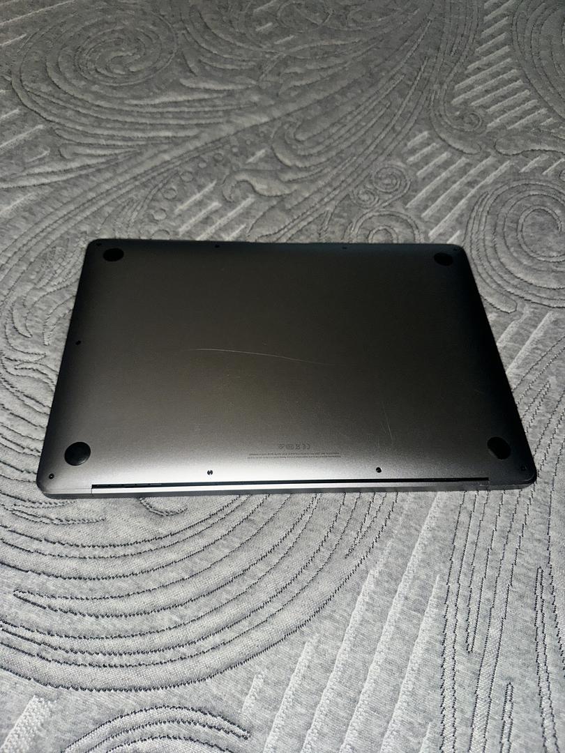 MacBook Air 2020 - 13" - 256 GB, Plata, 8 GB, Intel Core i3 7