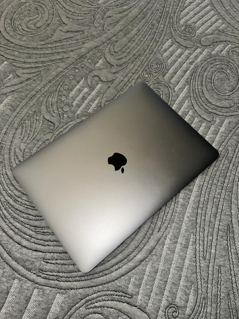 MacBook Air 2020 - 13" - 256 GB, Plata, 8 GB, Intel Core i3 3
