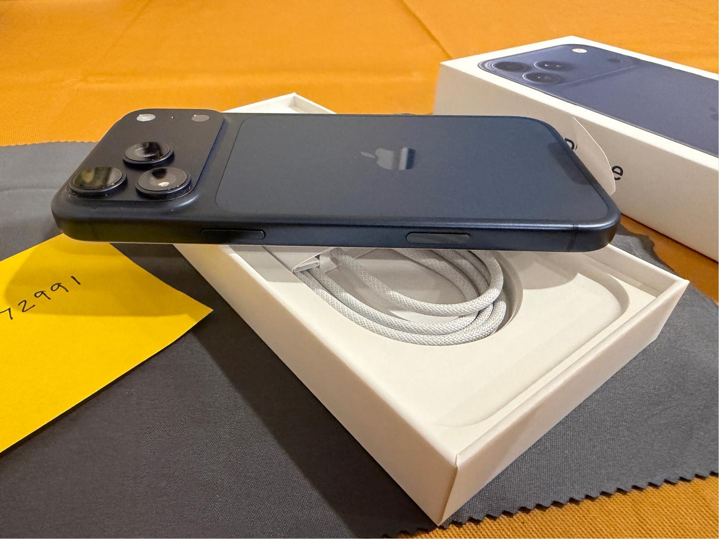 Apple - mahan Apple iPhone 17 Pro Max - Unlocked, 1TB, Deep Blue, A3257