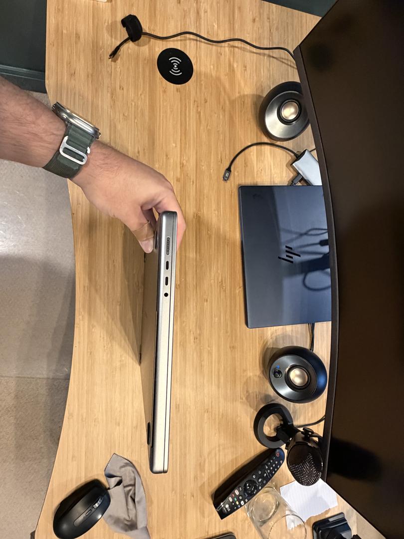 MacBook Pro 2021 - 16" - 1 TB, Plateado, 16 GB, Apple M1 Pro de 10 núcleos 2