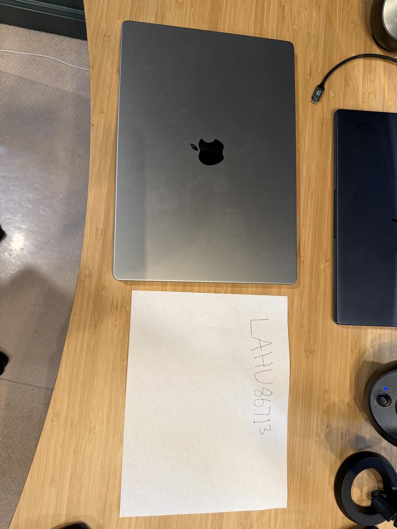MacBook Pro 2021 - 16" - 1 TB, Plateado, 16 GB, Apple M1 Pro de 10 núcleos 3