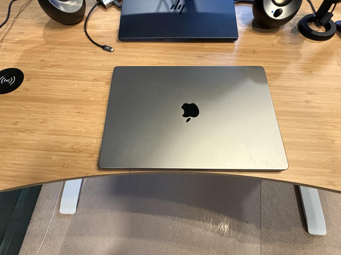 MacBook Pro 2021 - 16" - 1 TB, Plateado, 16 GB, Apple M1 Pro de 10 núcleos 7