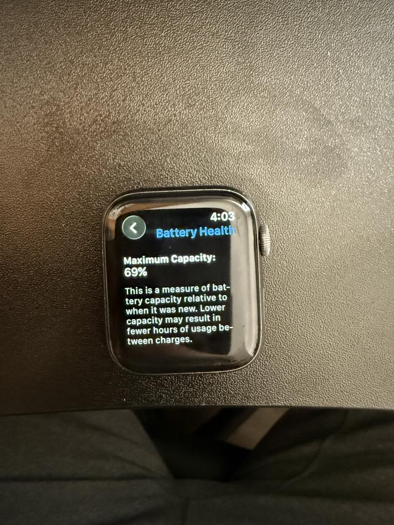 Buen Apple Watch Series 6 44mm - AT&T, Gris, A2294 - Celular, Nike 8
